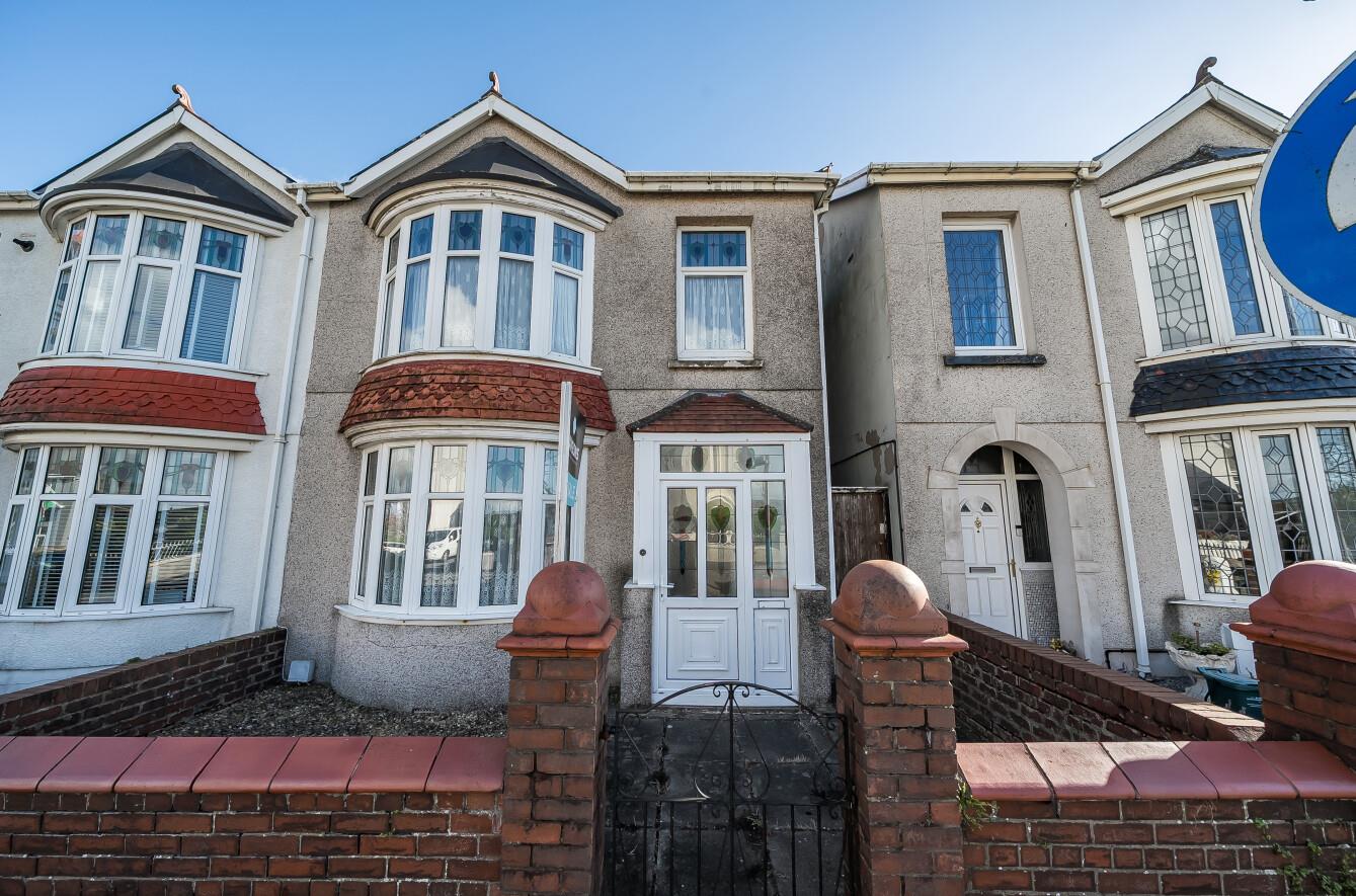 Queen Victoria Road, Llanelli, SA15 2TR